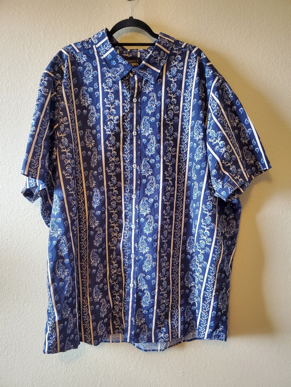 Cremieux Blue and White Paisley Stripe Short Sleeve Button Down Shirt